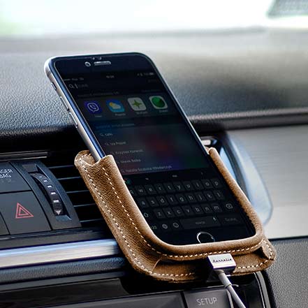 Berrolia car holder for iPhone, Size XL - Chocolate Brown